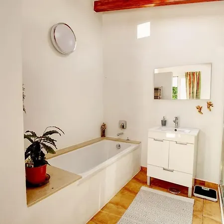 House In Quiet Location 아파트 *