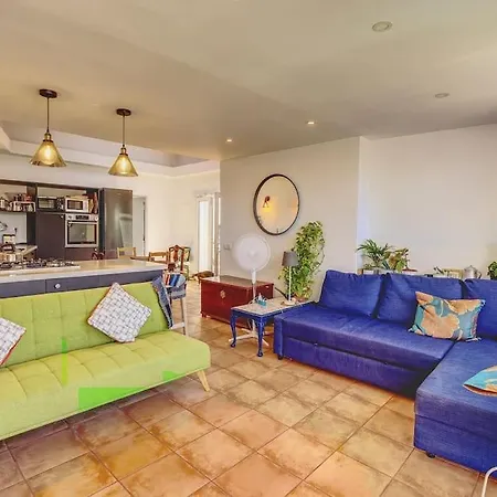 House In Quiet Location Apartment *